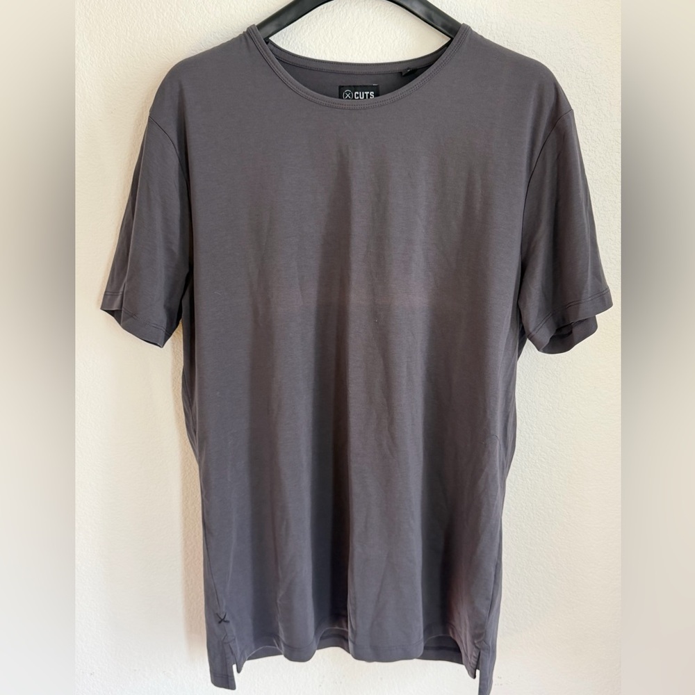 CUTS Split-Hem Shirt Mens Size XL Short Sleeve Crewneck Casual